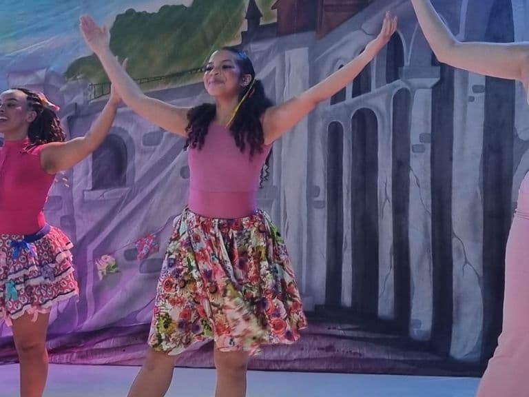 Apresentação de ballet da Associação VEM