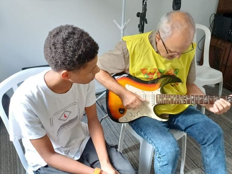 Aula de interpretação musical na Associação VEM