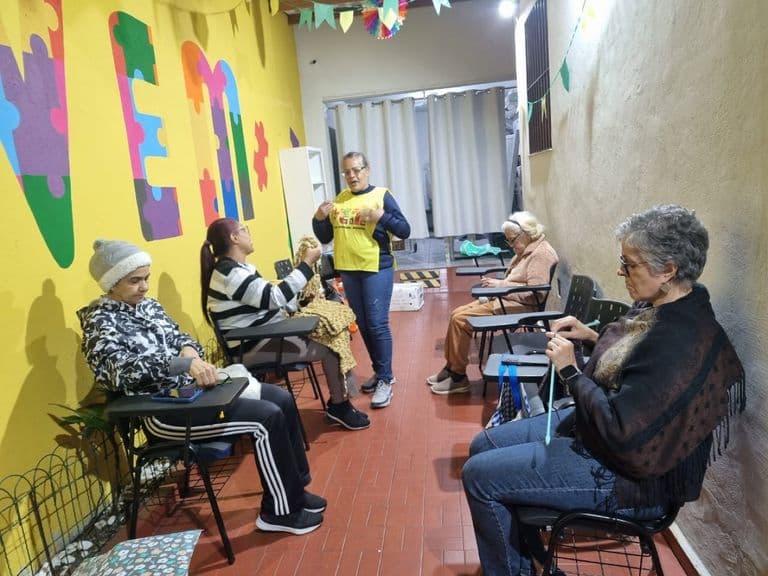 Turma de crochê e tricô da Associação VEM