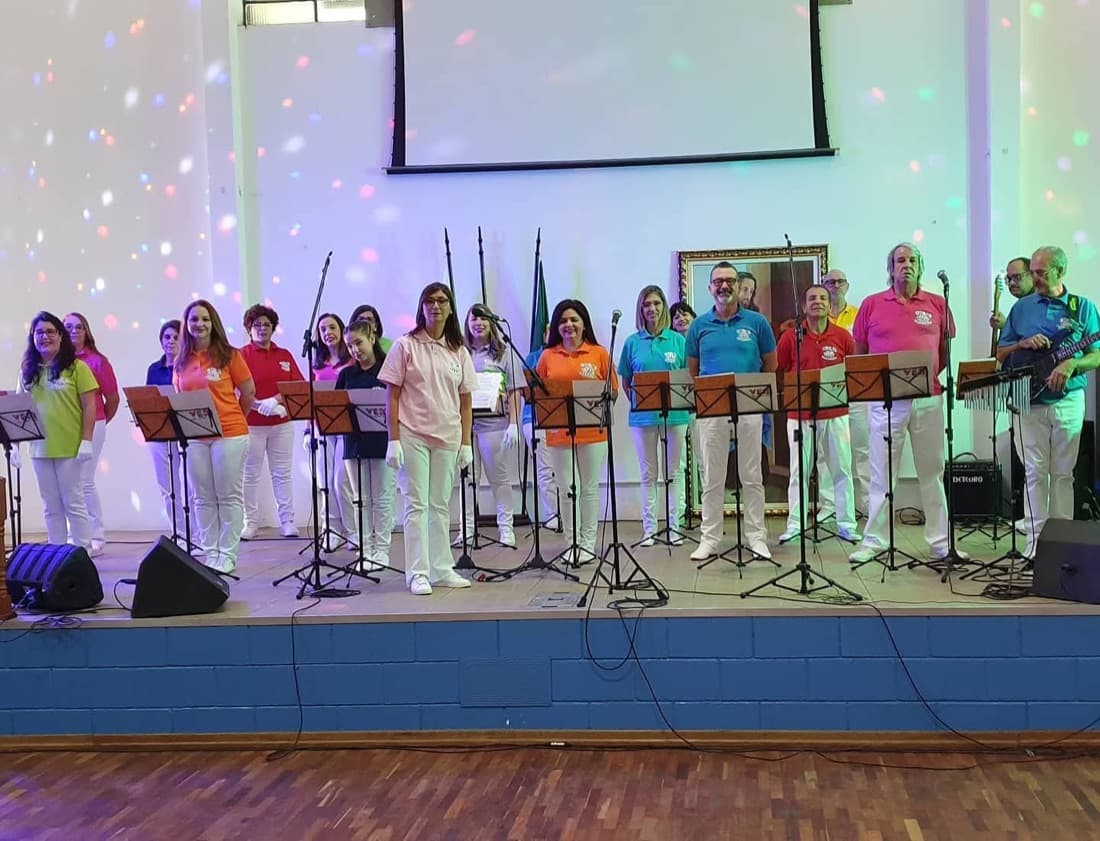 Coral Vozes do Caminho da Associação VEM — apresentação 36