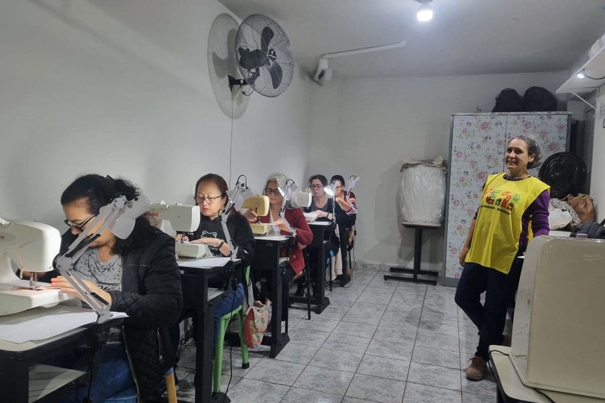 Oficina de costura da Associação VEM
