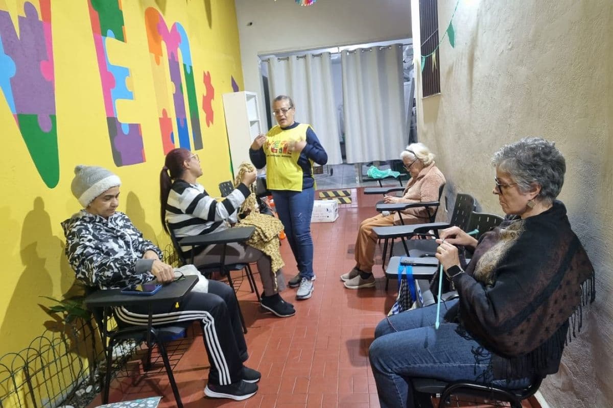 Turma de crochê e tricô da Associação VEM